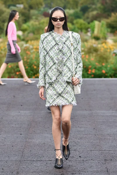 Look 8